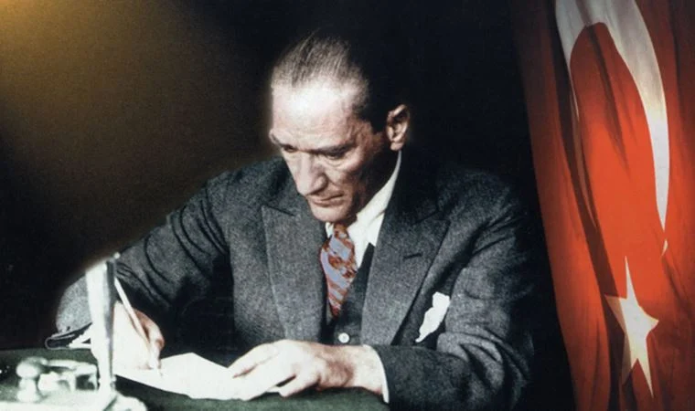 29 Ekim 1923'te Türk milletinin tarihinde yeni bir devrin kapıları açıldı