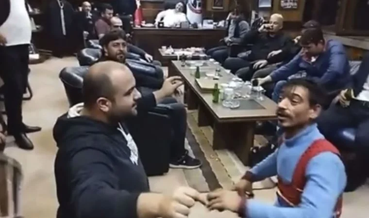 Köçekli eğlence yapmışlar! Madencilerin sendikasındaki 'kutlama' görüntüleri tekrar gündem oldu