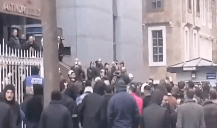 AKP'li Altındağ Belediyesi önünde işçiler haklarını arıyor...