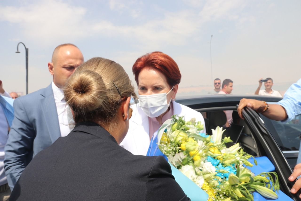 İYİ Parti Lideri Akşener'e Şanlıurfa'da Sevgi Seli