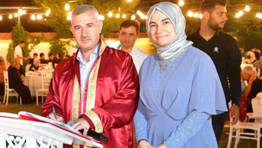 AK Partili belediye başkanı eşini istisnai kadrodan memur yaptı...