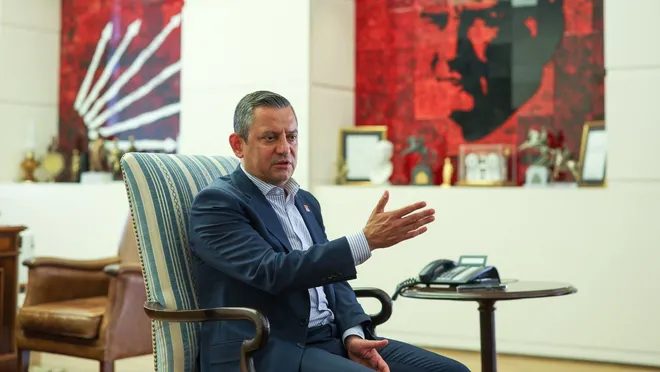 Özgür Özel, eski CHP genel başkanları ile görüştü...
