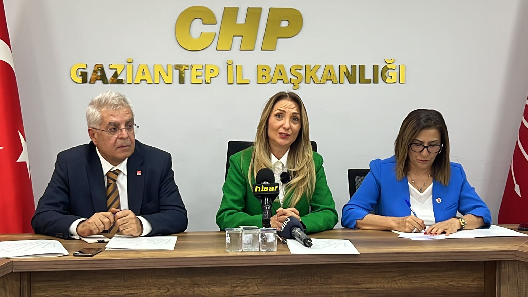 CHP'li Aylin Nazlıaka'dan, Gaziantep Belediyesi Başkanı Şahin'e Eleştiri: Duran ve susan sözde başkan!