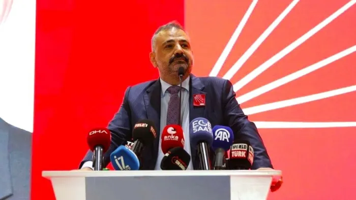 CHP il başkanı Aslanoğlu'ndan İYİ Partili Özlale'ye: Keşke görmeseydik dedirten bir yönünü gösterdi
