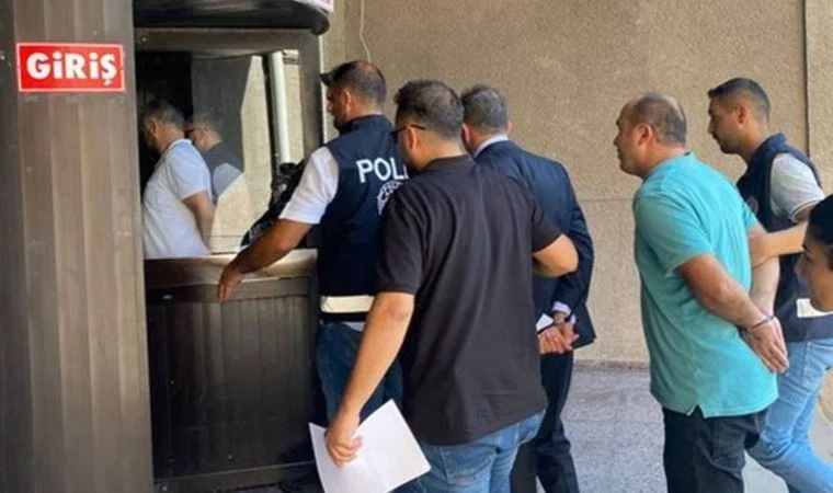 Basına 'Ünsal Ban' Baskısı: 'Polis amiri, gazetecilerin odasını bastı'